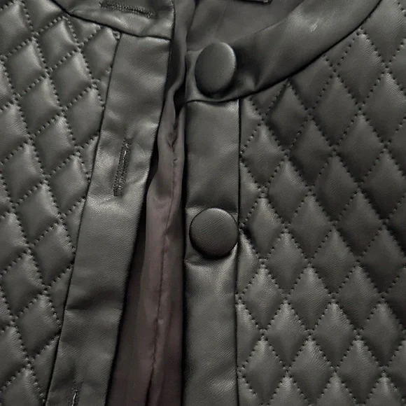 Zara Women's Black Quilted Leather Jacket - Picture 4 of 6